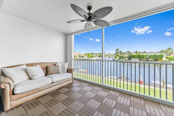 20 balcony 01