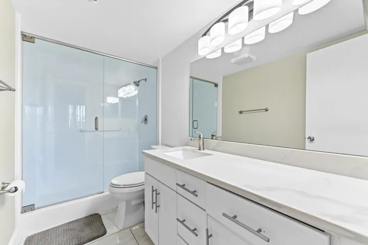 29 Bathroom 01