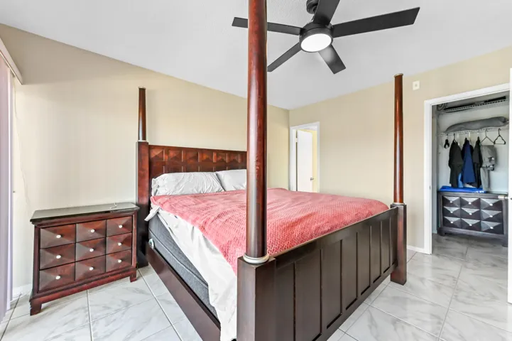 26 Bedroom 02