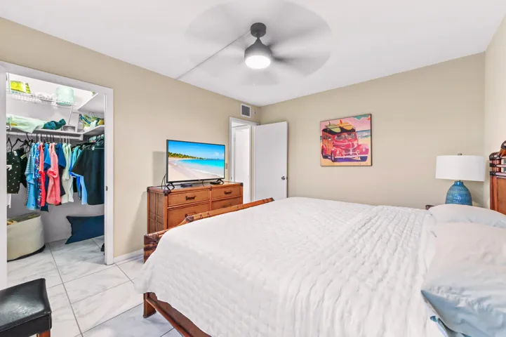 18 Bedroom 03