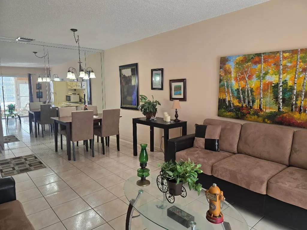LIVING RM & DIN AREA