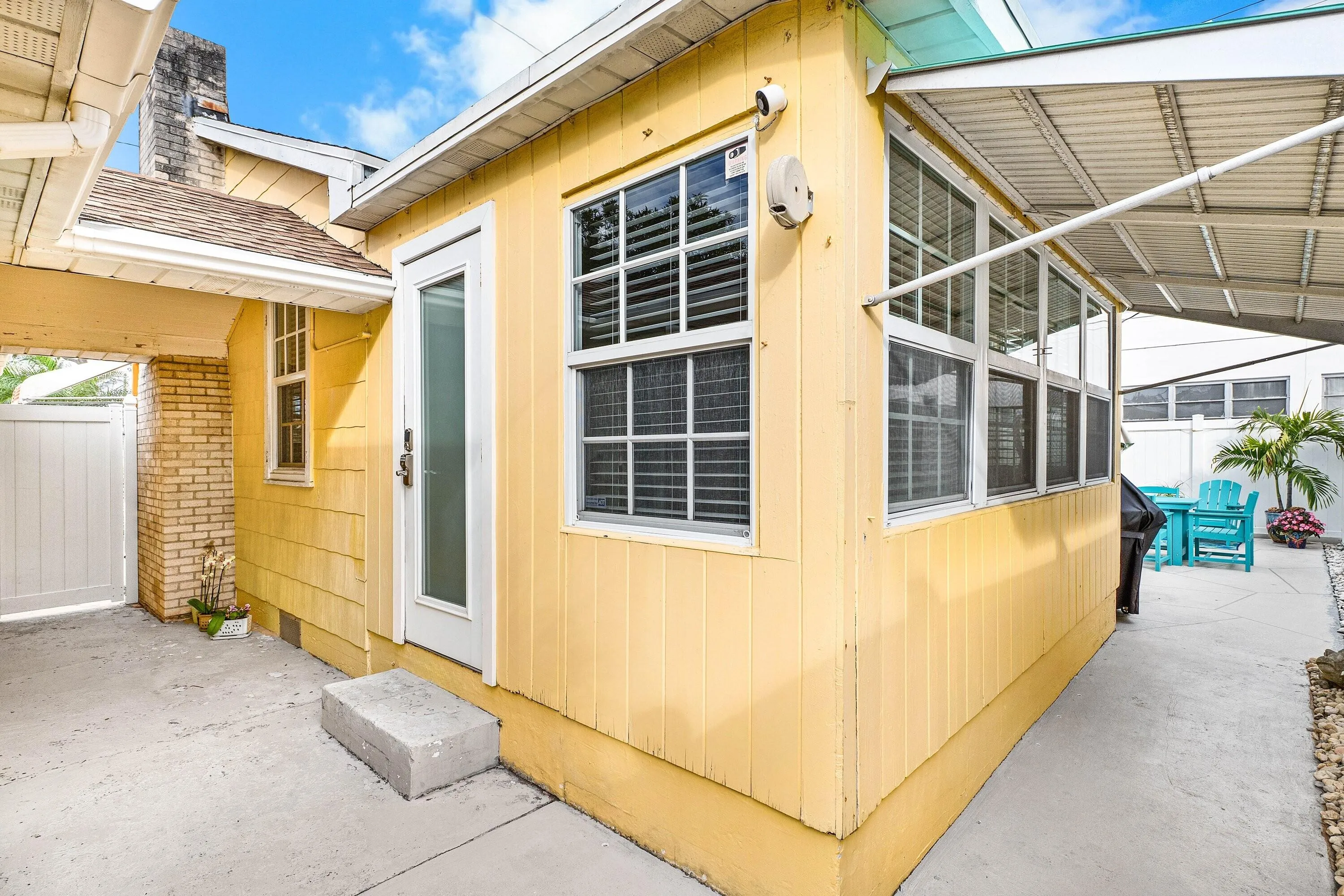 411 3rd Ave N