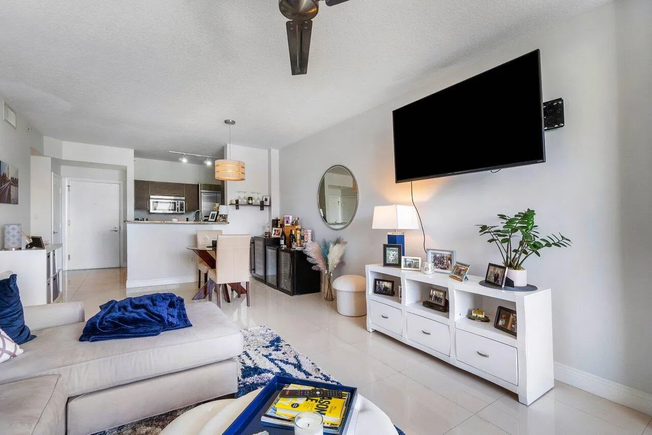 002-550OkeechobeeBoulevard-WestPalmBeach