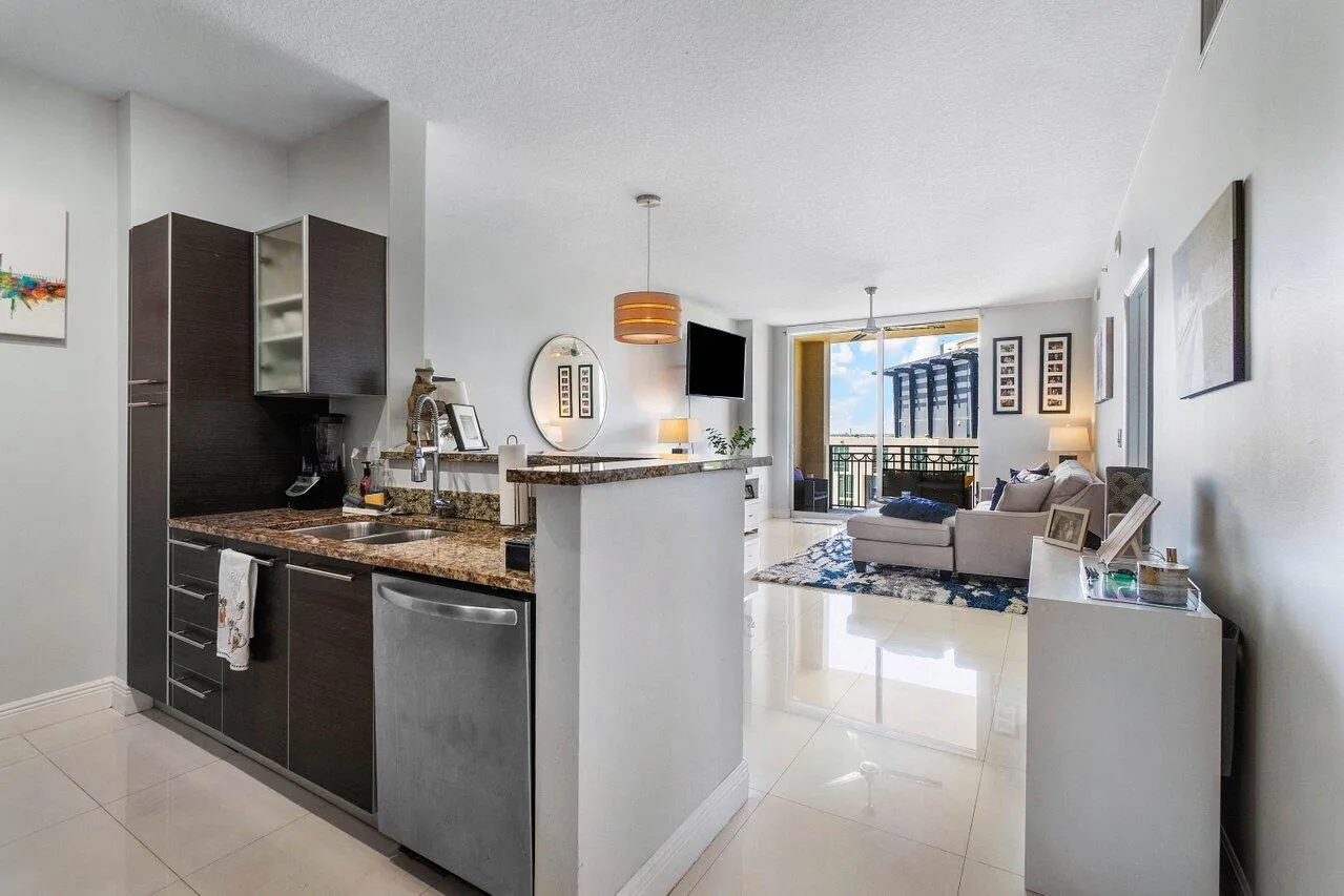 009-550OkeechobeeBoulevard-WestPalmBeach