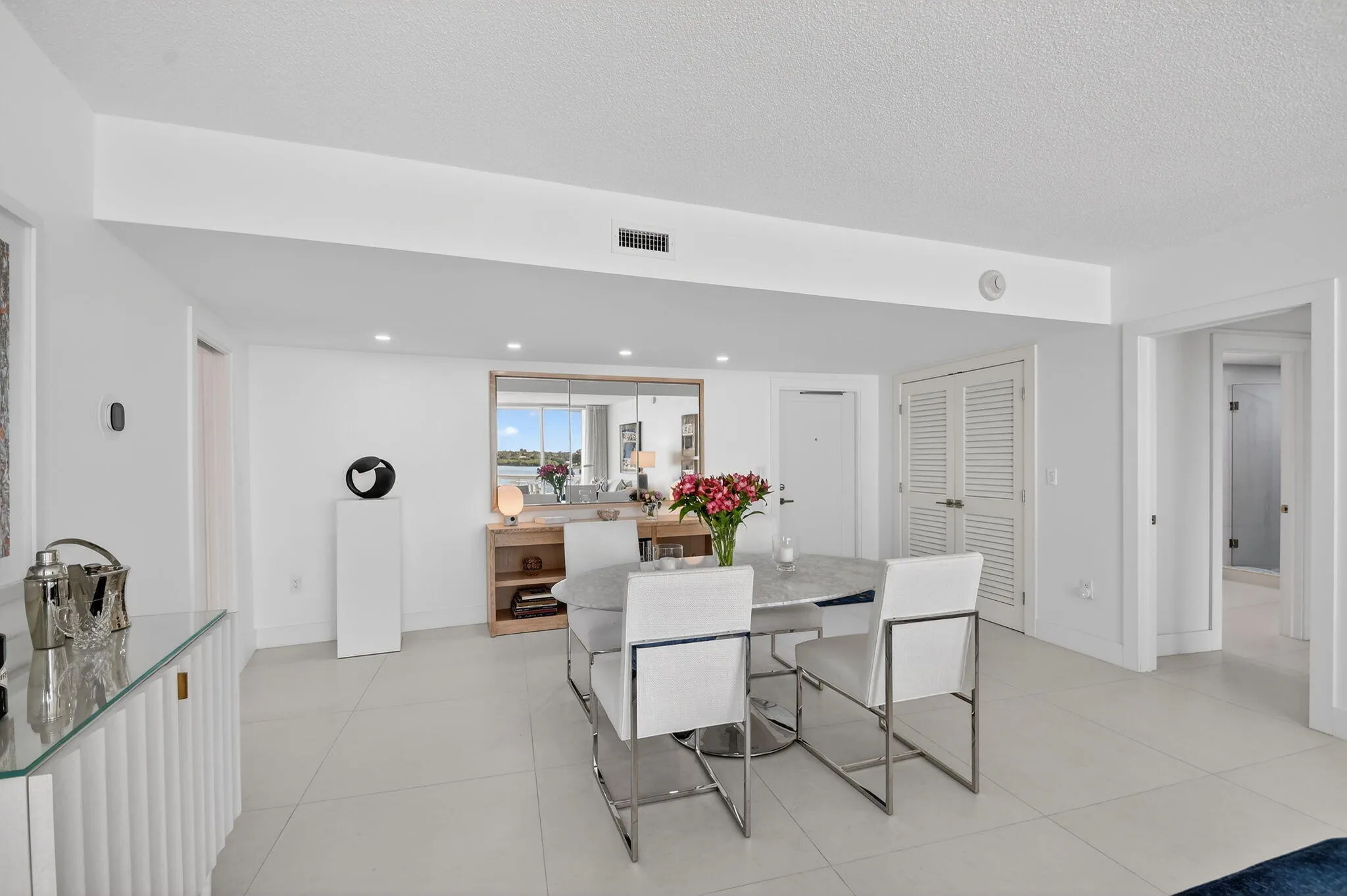 THE REGENCY 417