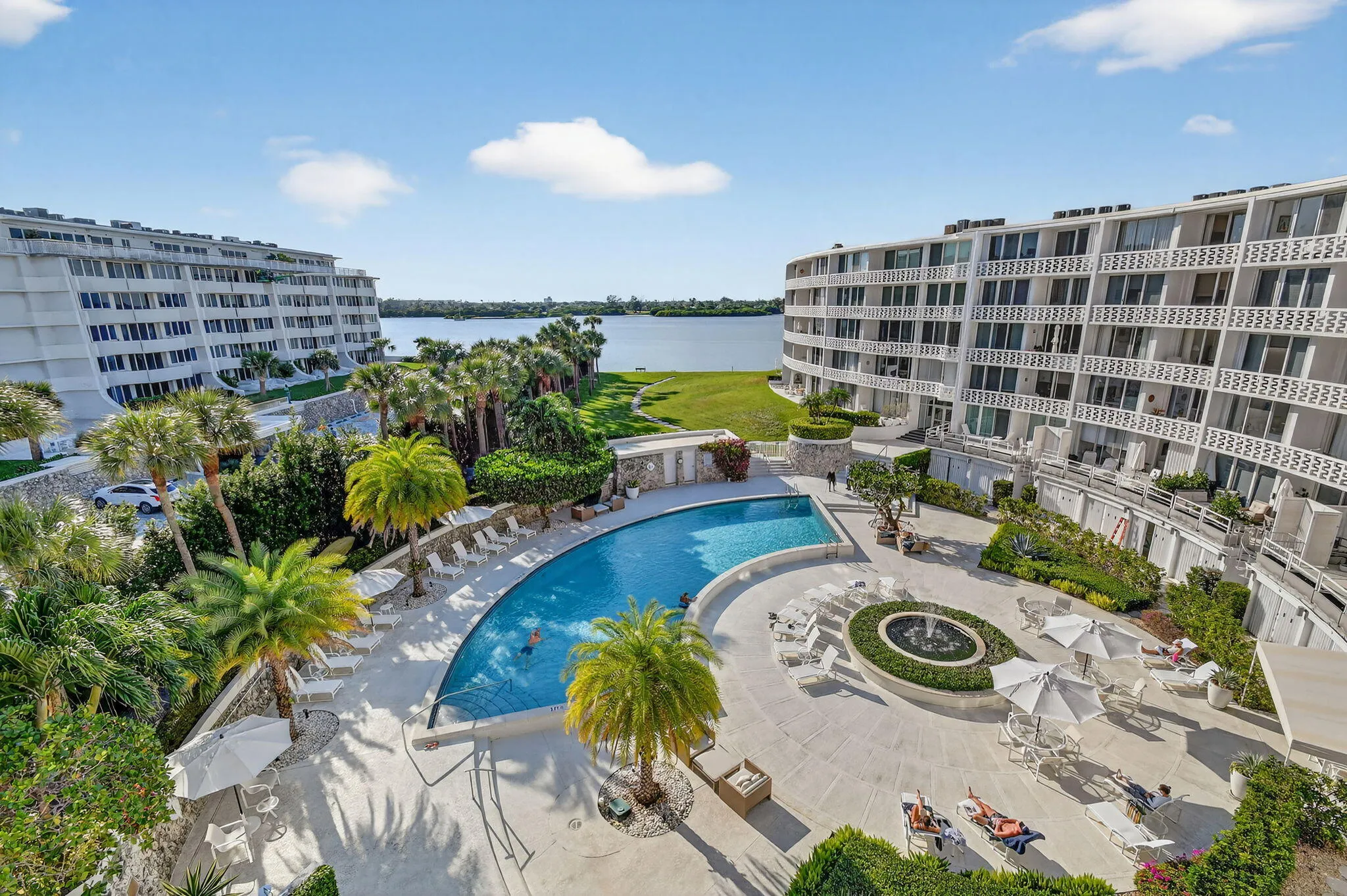 THE REGENCY 417