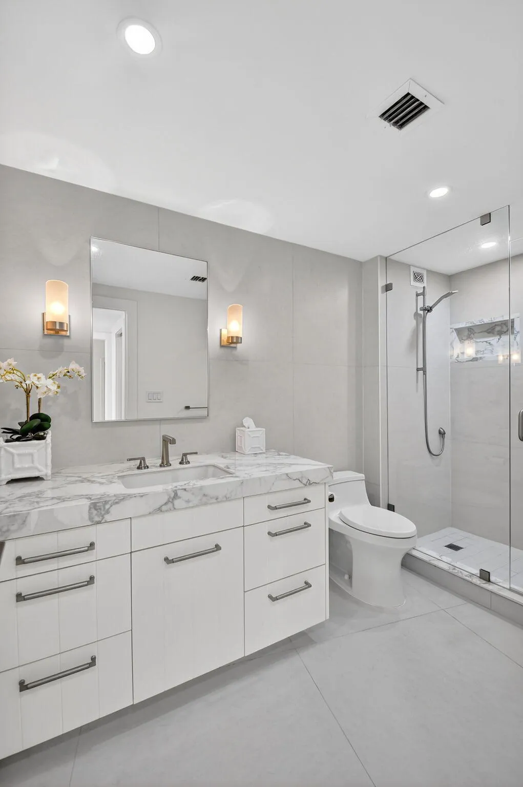 THE REGENCY 417