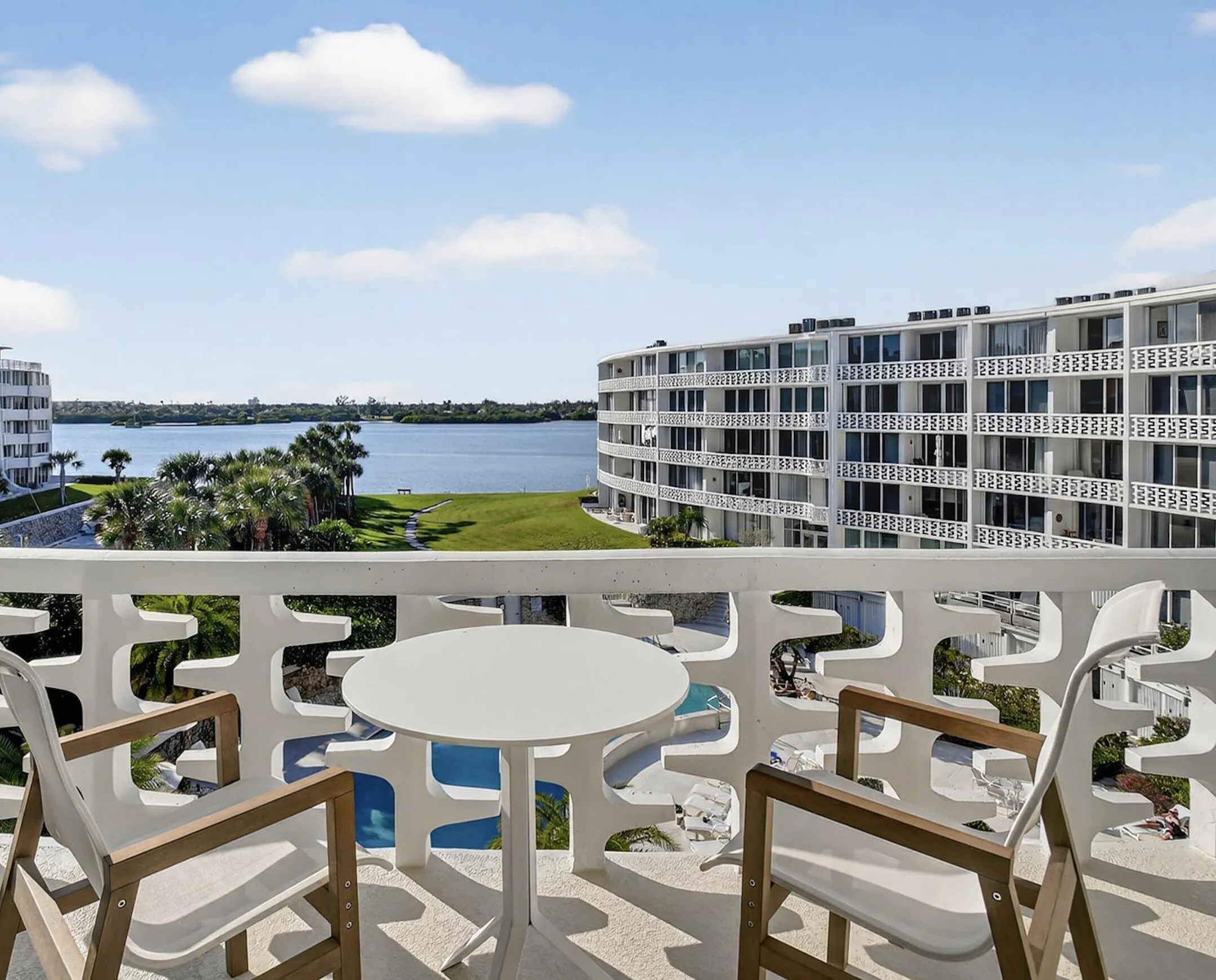 THE REGENCY 417