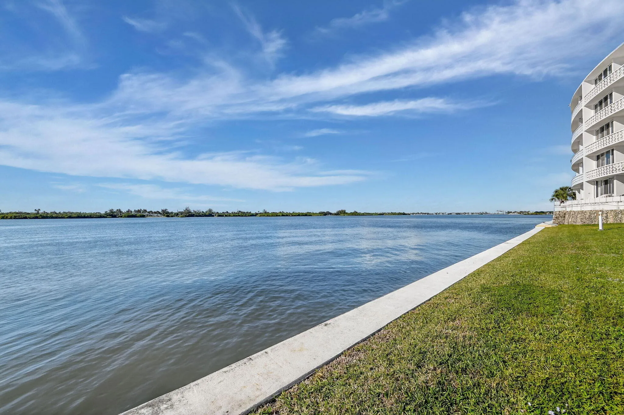DIRECT INTERCOASTAL PROPERTY