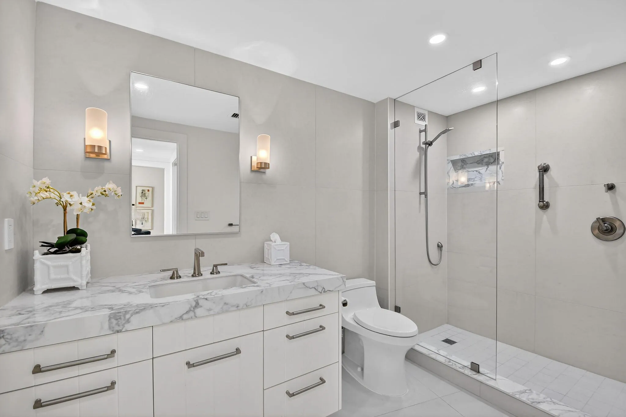 THE REGENCY 417