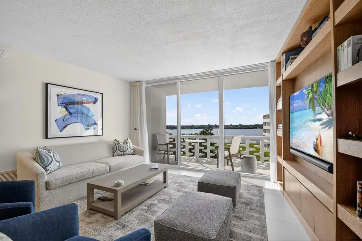 THE REGENCY 417