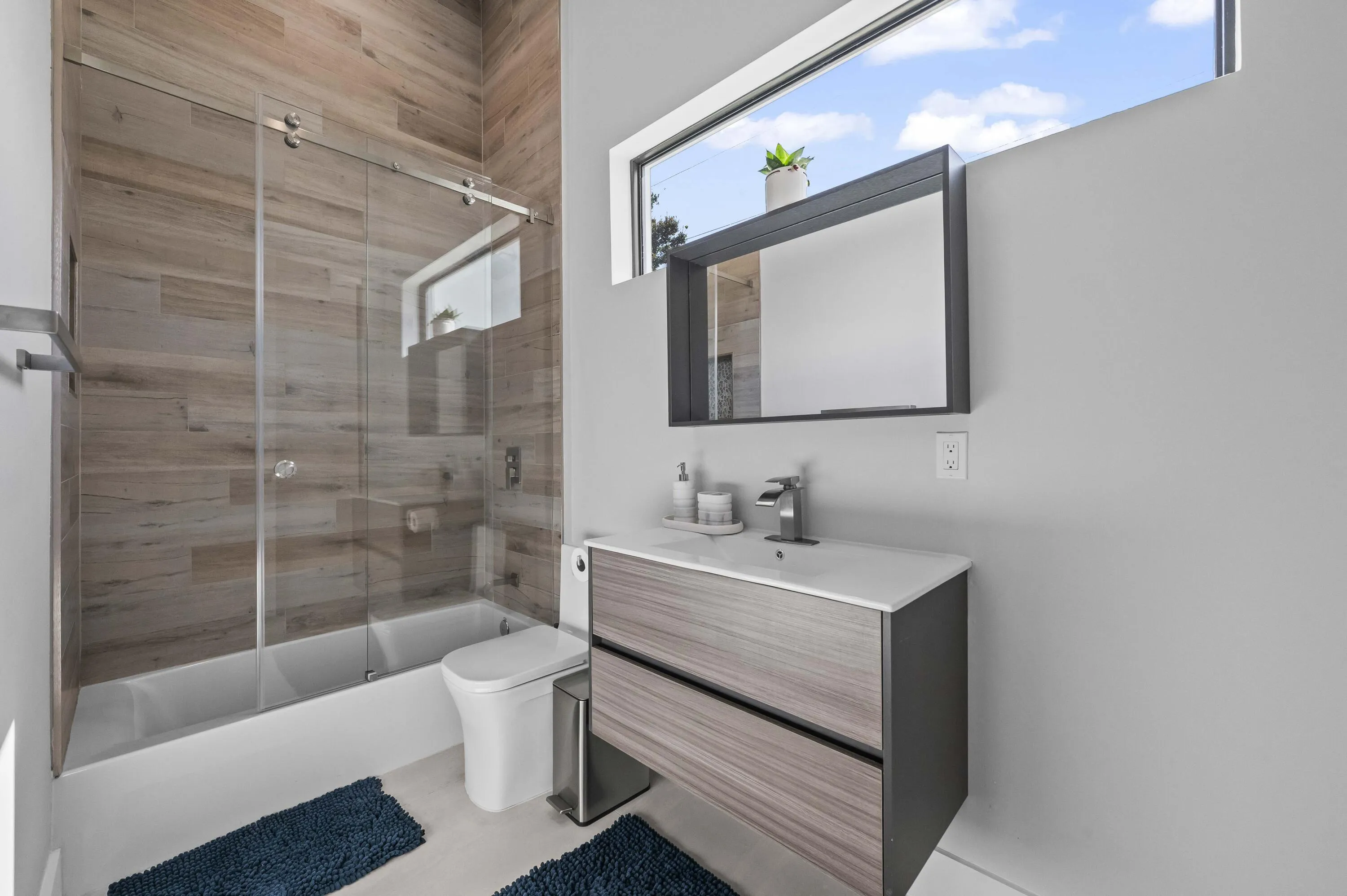 20 Bathroom 01