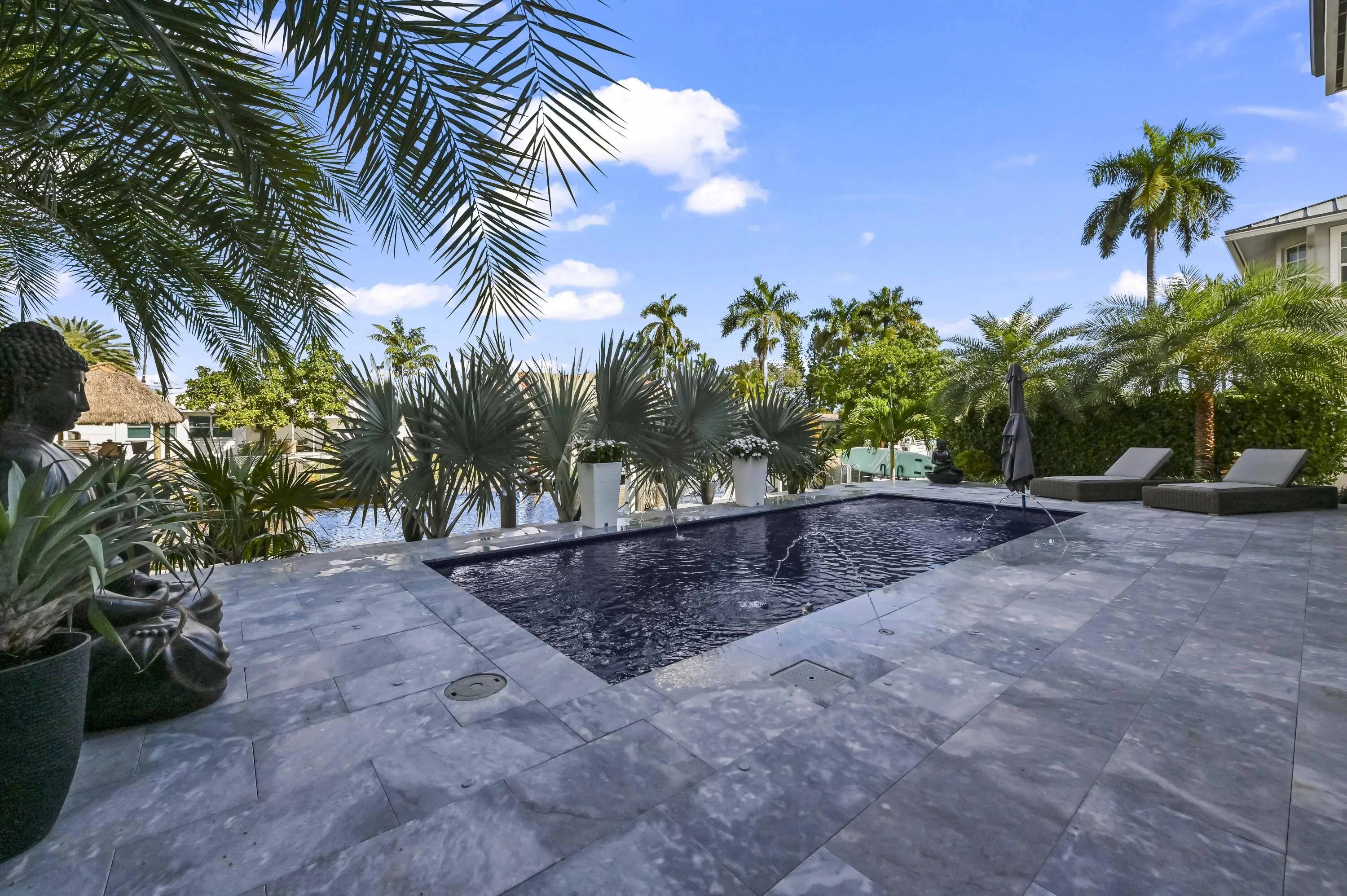 50 Swimming Pool 02