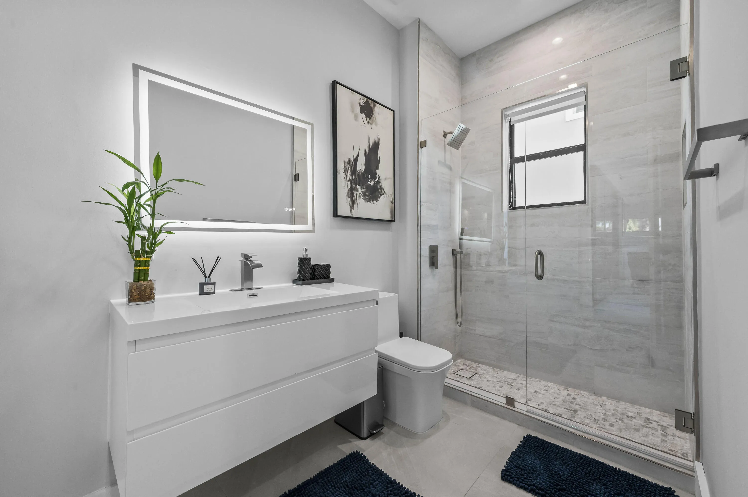 24 Bathroom 01