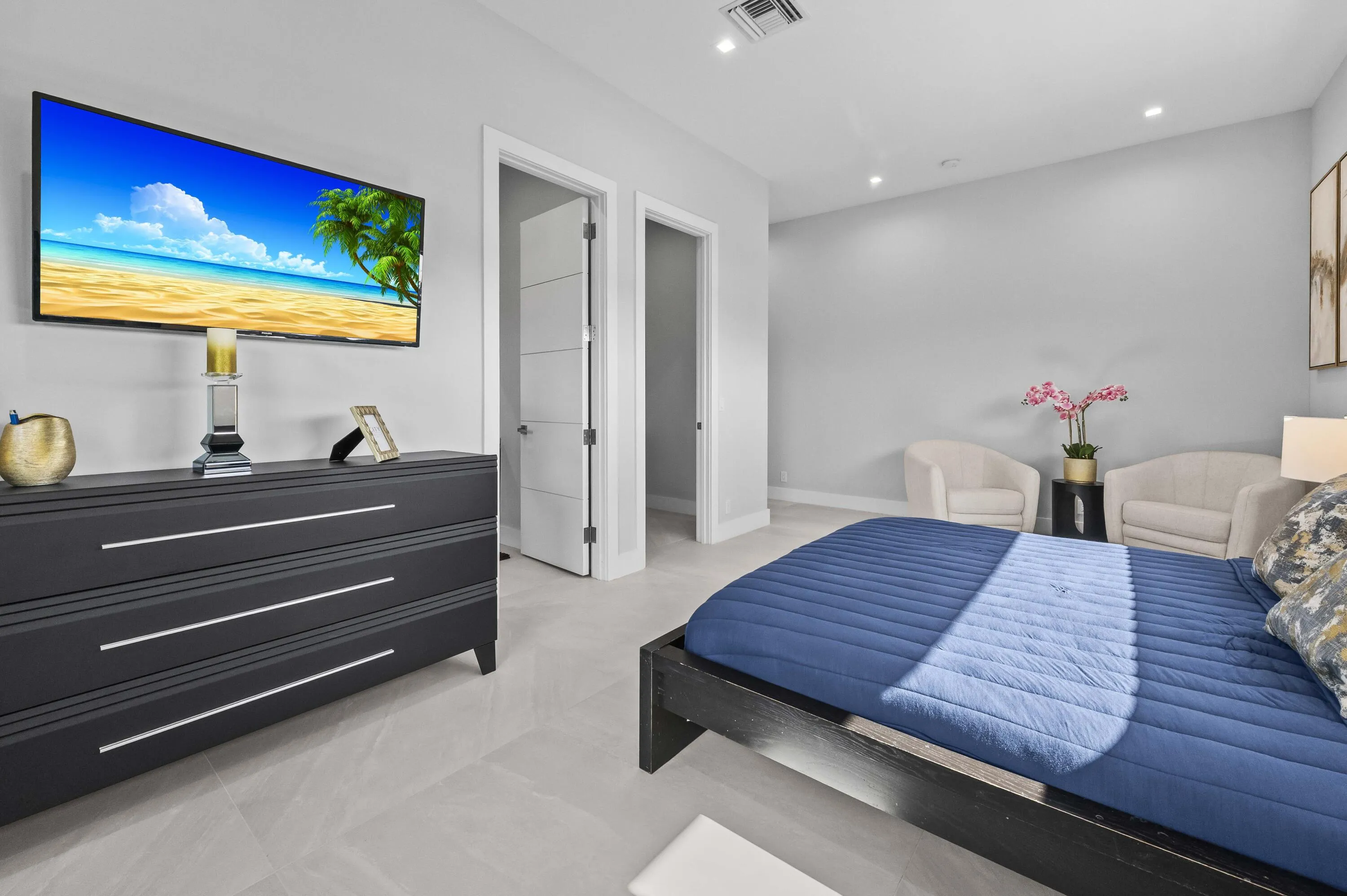 30 Bedroom 02