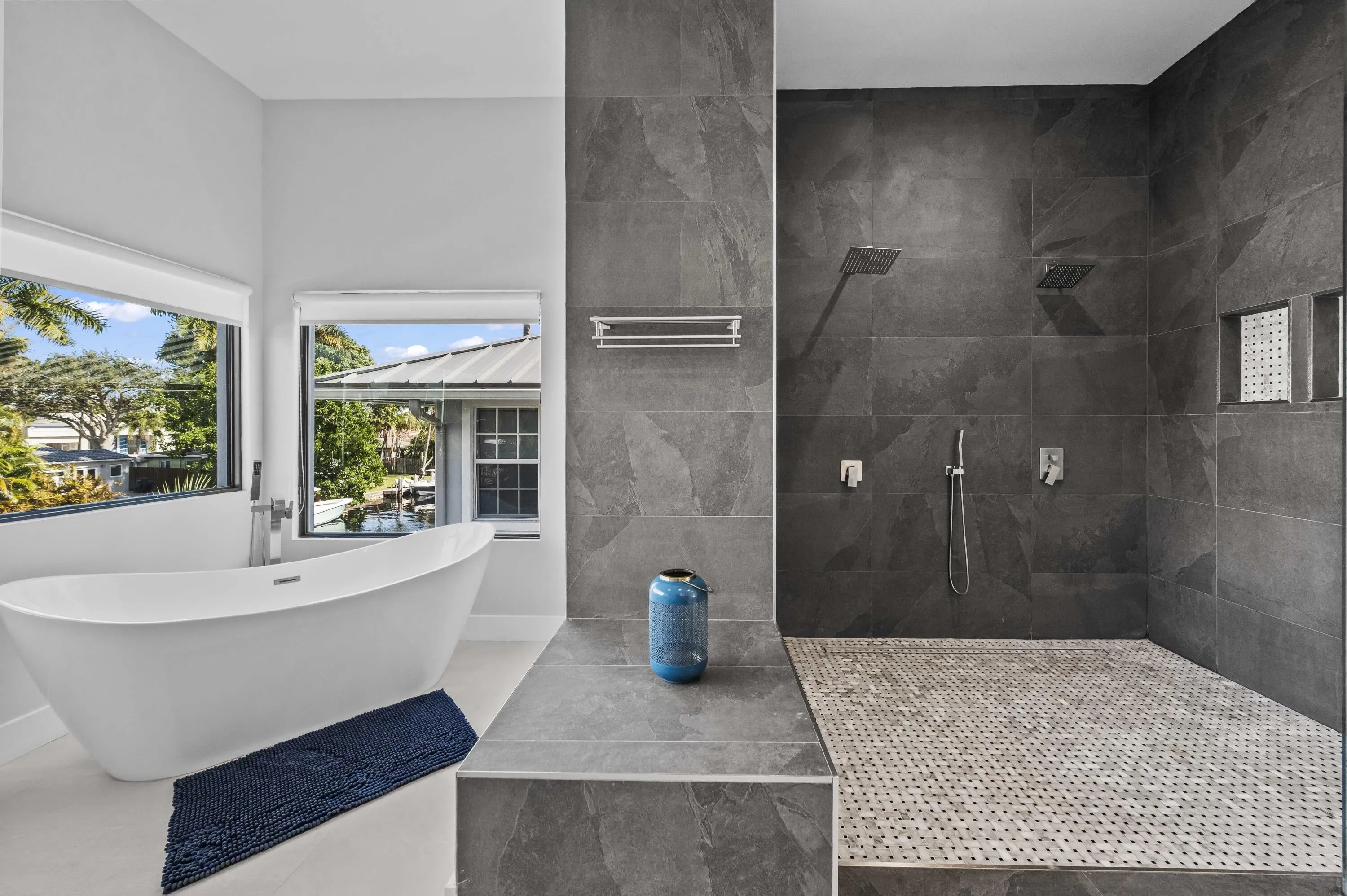 45 Bathroom 04