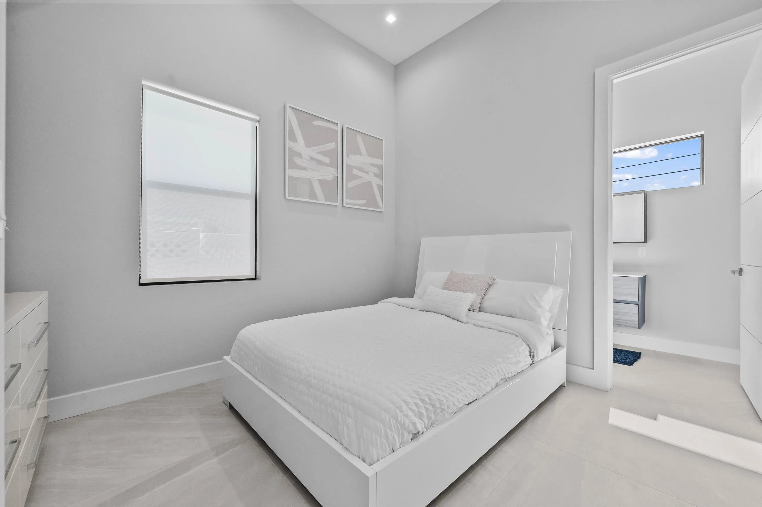 17 Bedroom 01