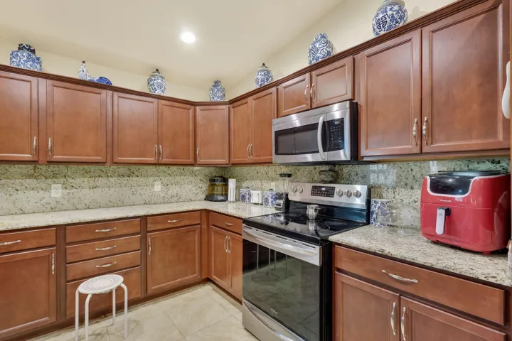 Kitchen Wood Cabinets