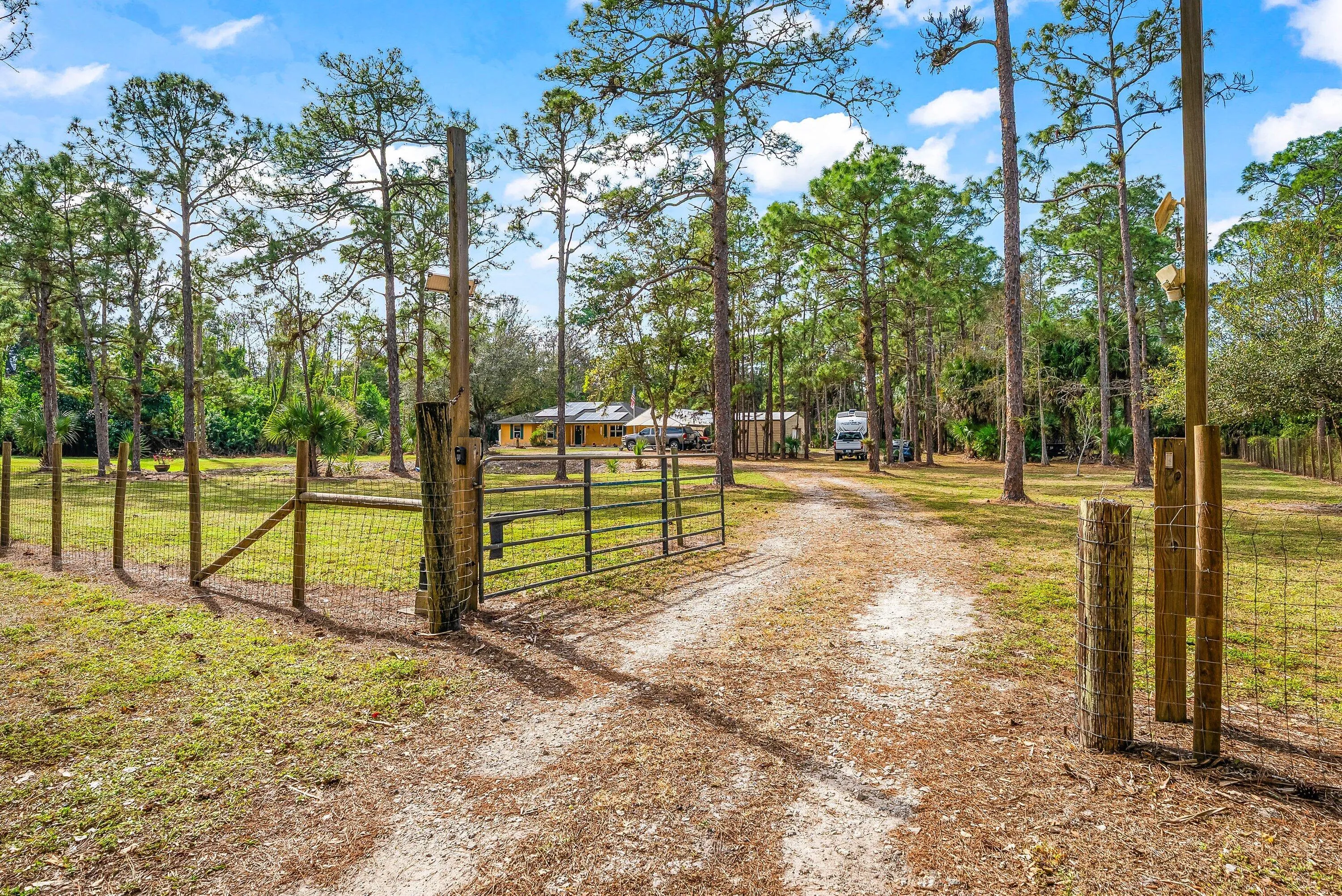 037-2195FRoad-LoxahatcheeGroves-FL-33470