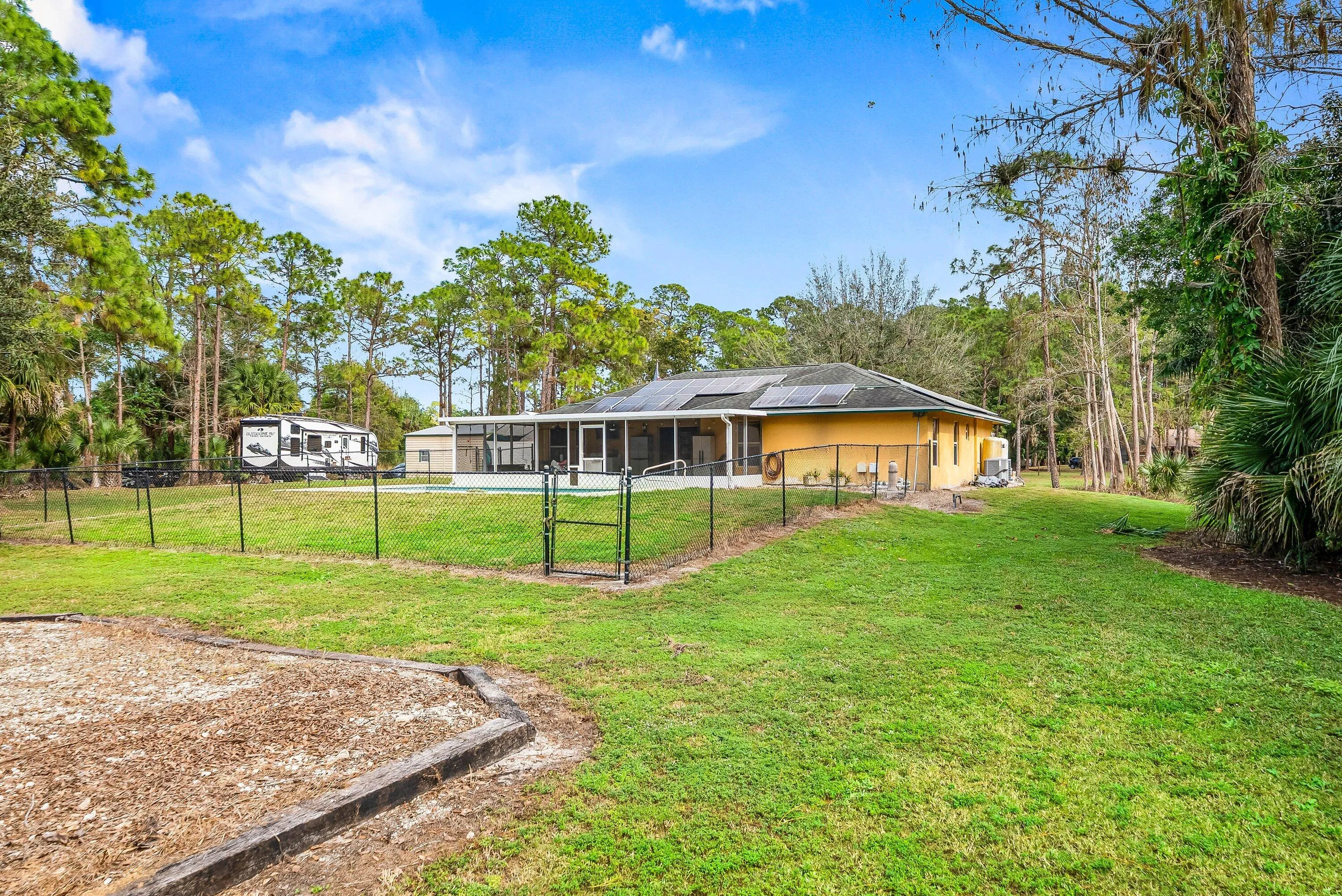 034-2195FRoad-LoxahatcheeGroves-FL-33470