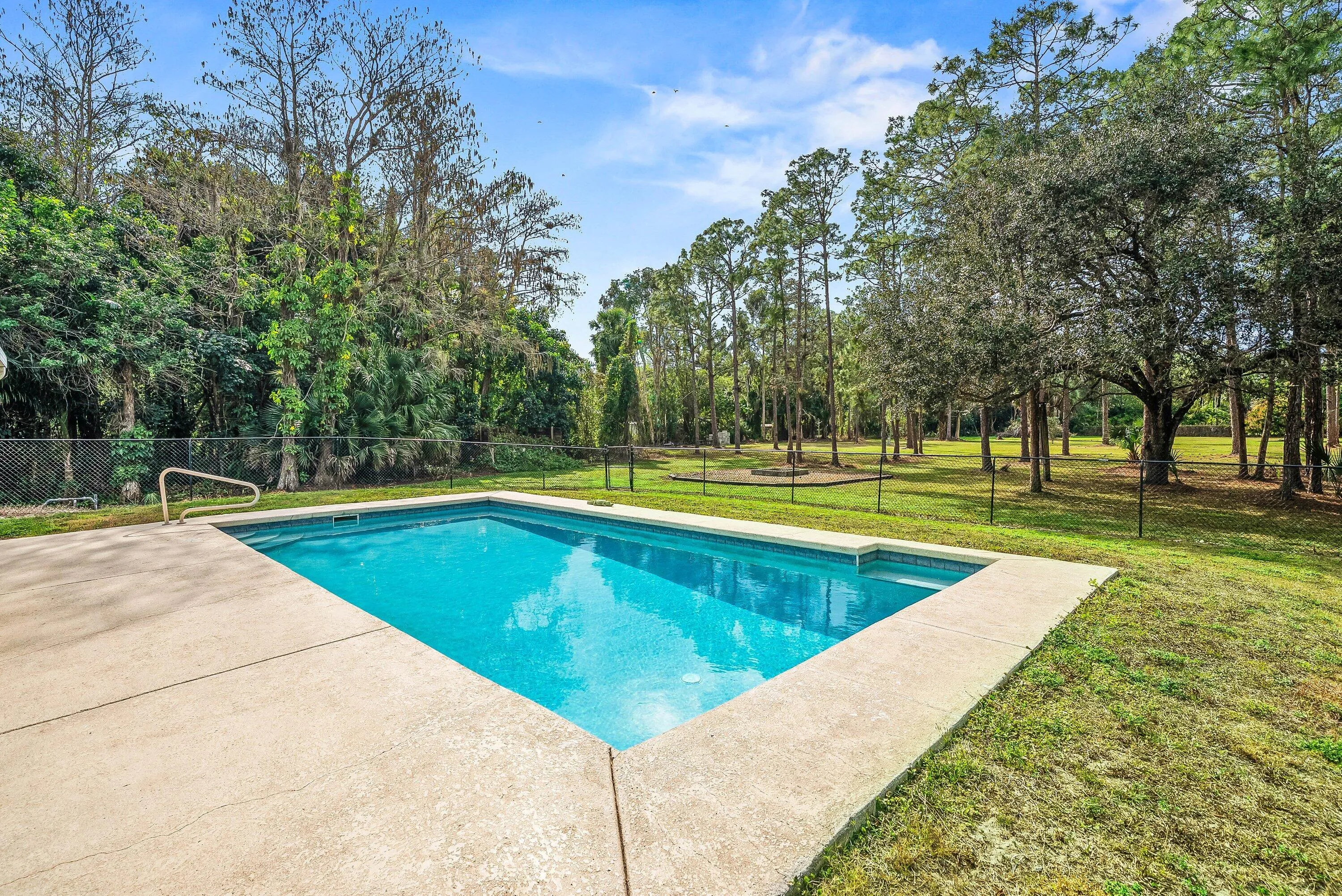 026-2195FRoad-LoxahatcheeGroves-FL-33470