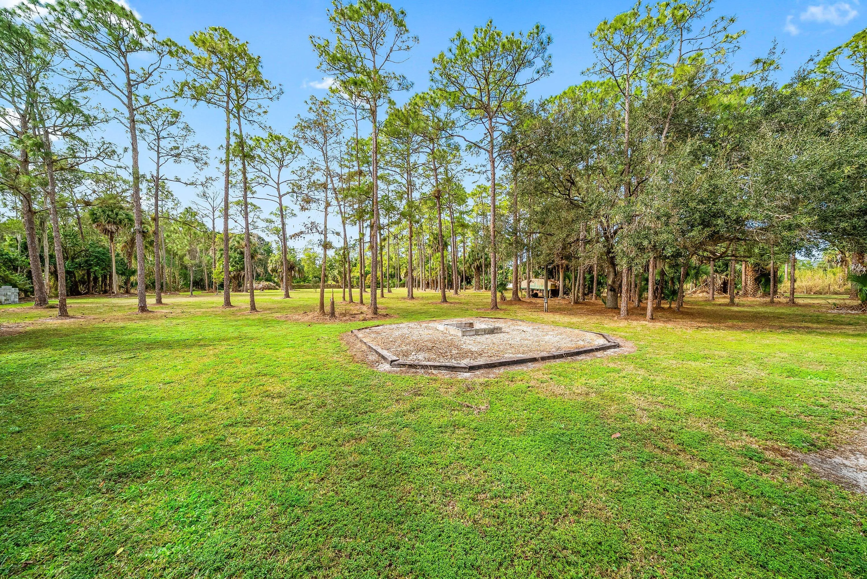 027-2195FRoad-LoxahatcheeGroves-FL-33470