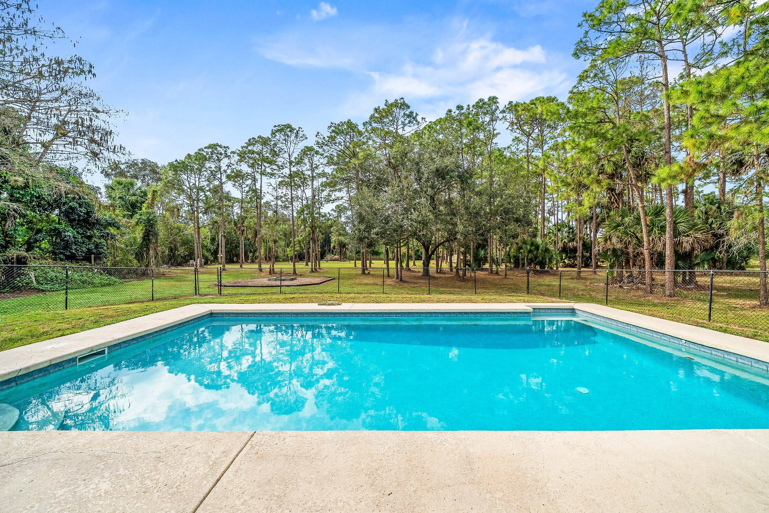 023-2195FRoad-LoxahatcheeGroves-FL-33470