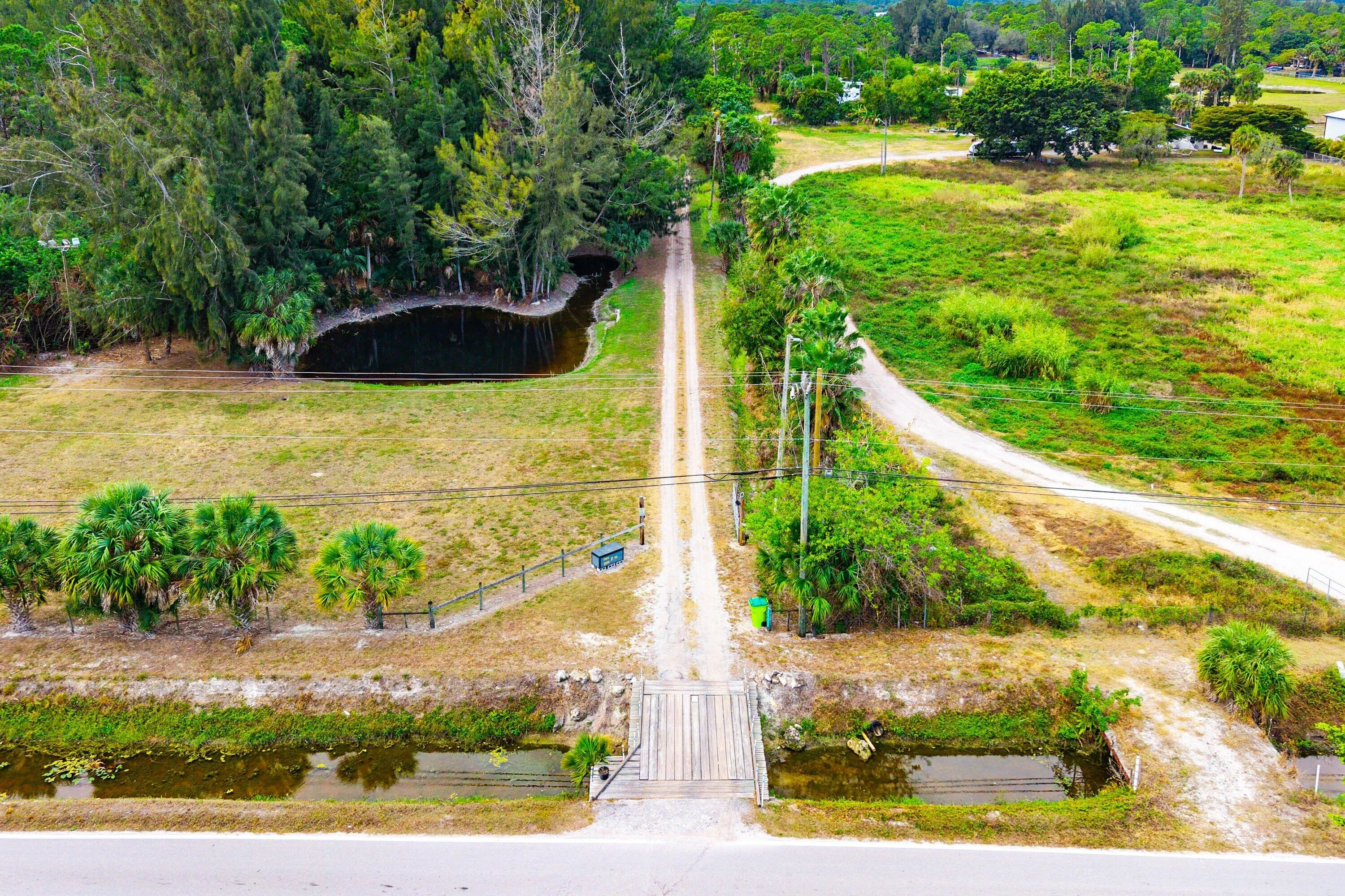 042-2195FRoad-LoxahatcheeGroves-FL-33470