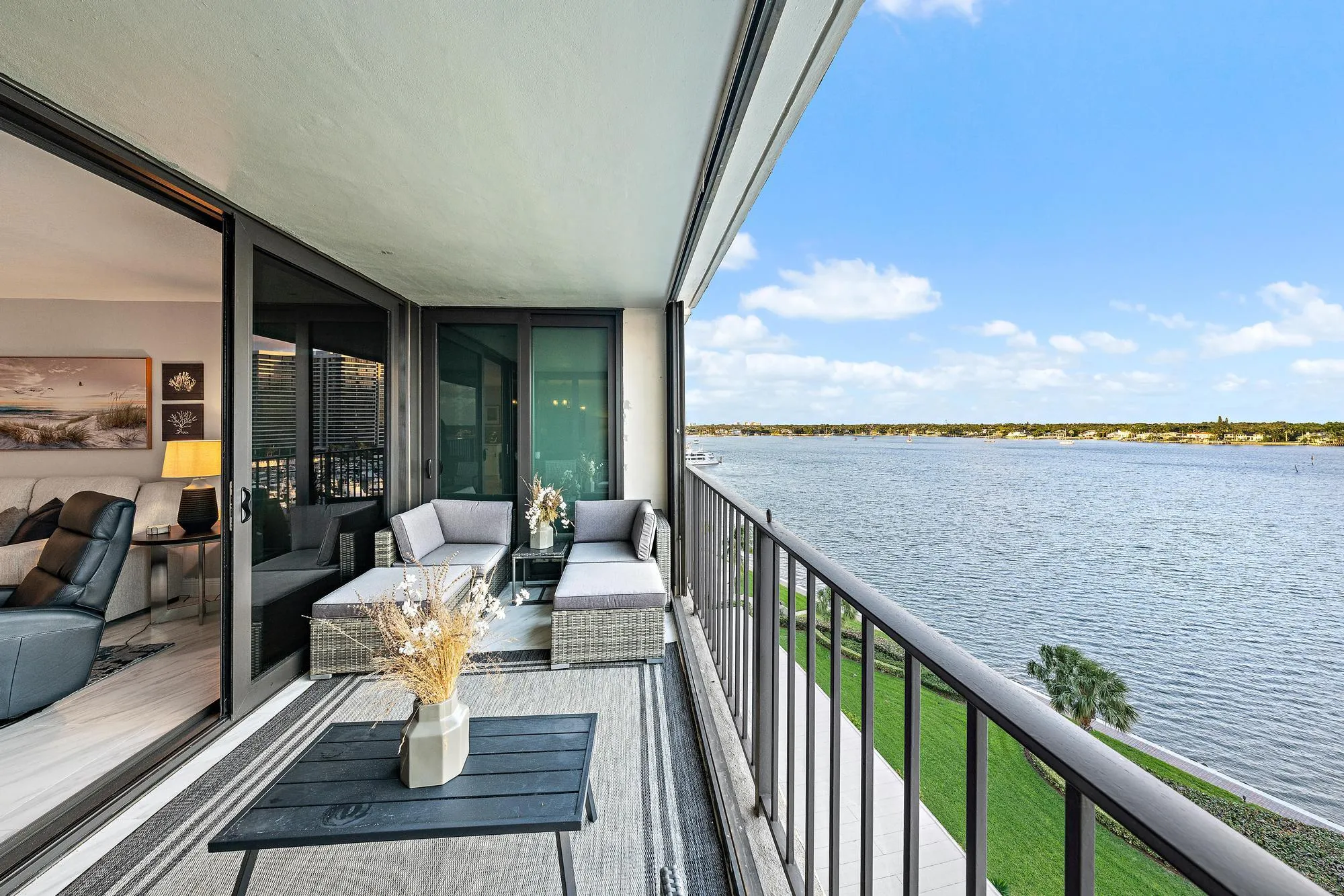 124 Lakeshore Dr unit 929-5