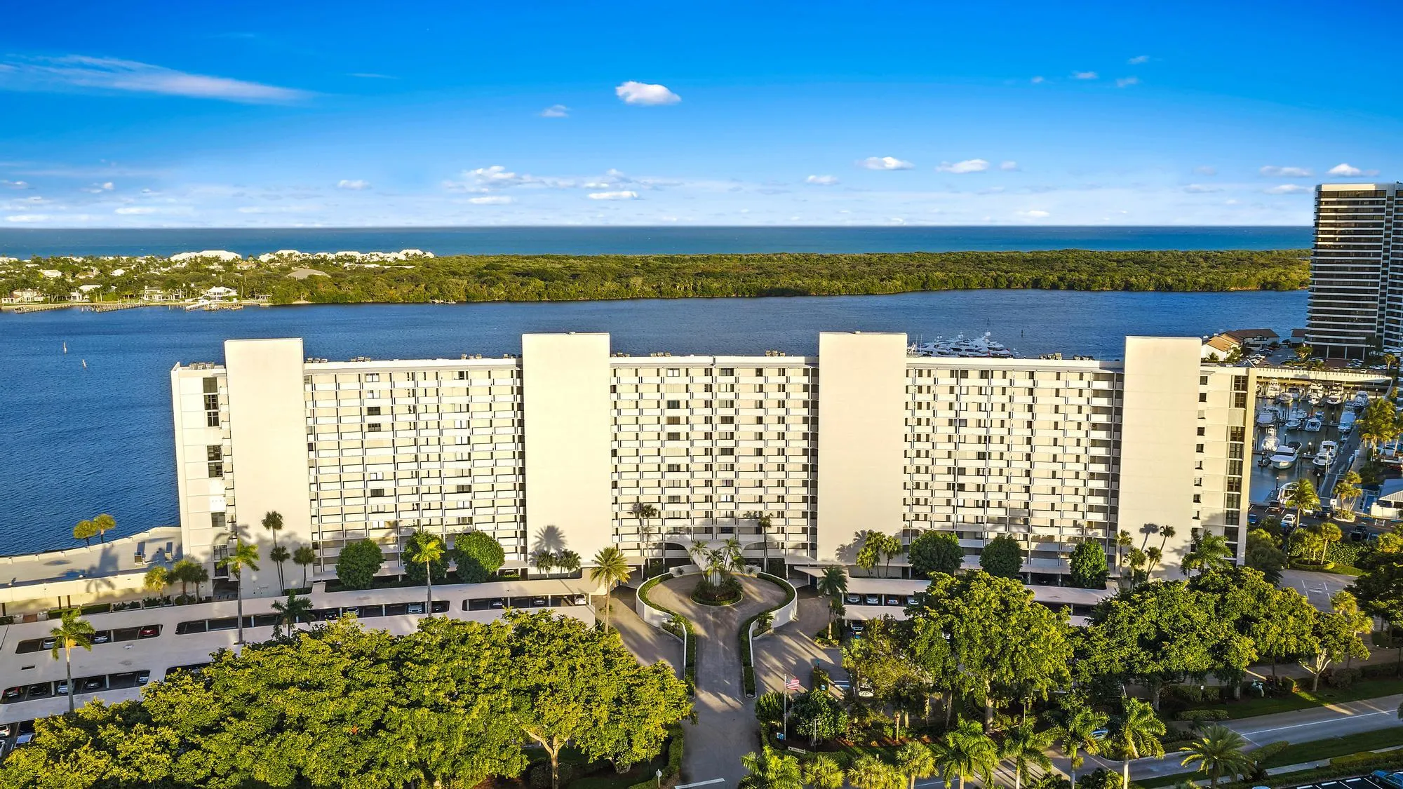 124 Lakeshore Dr unit 929-33