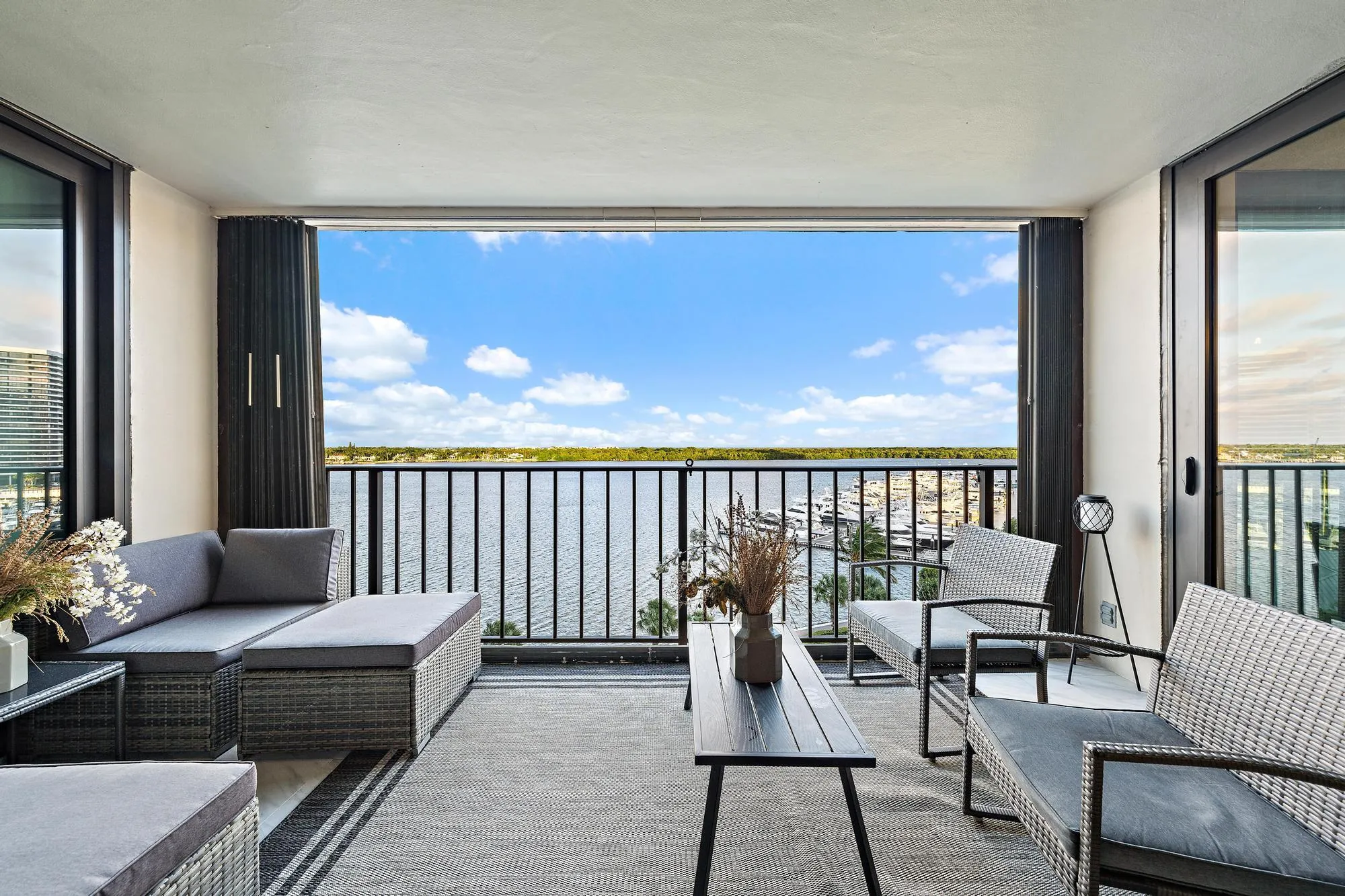 124 Lakeshore Dr unit 929-2