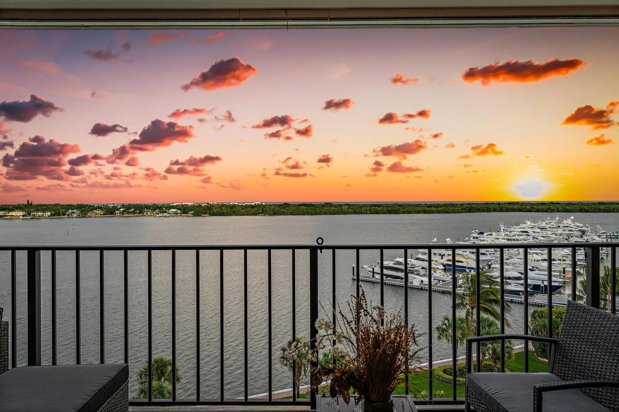 124 Lakeshore Dr unit 929-27