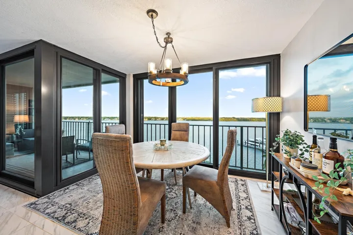 124 Lakeshore Dr unit 929-16