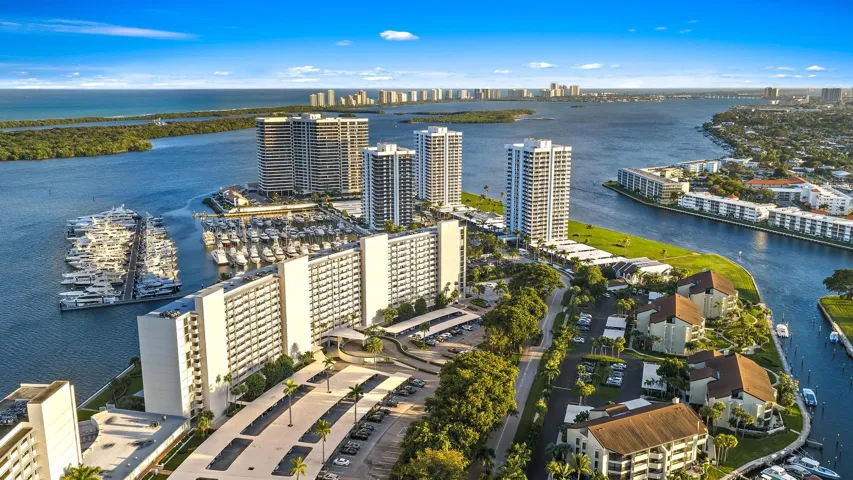 124 Lakeshore Dr unit 929-37