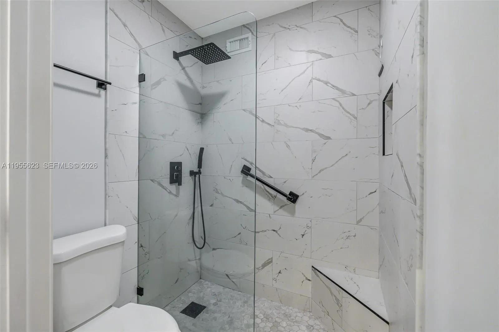 FULLY UPDATED BATHROOM