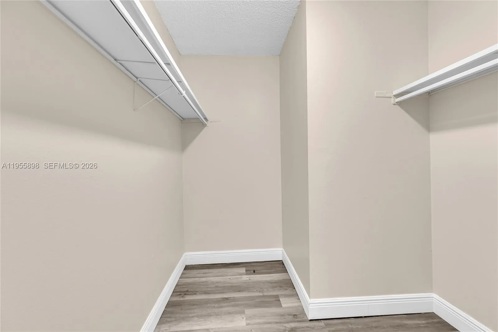 Property photo 100