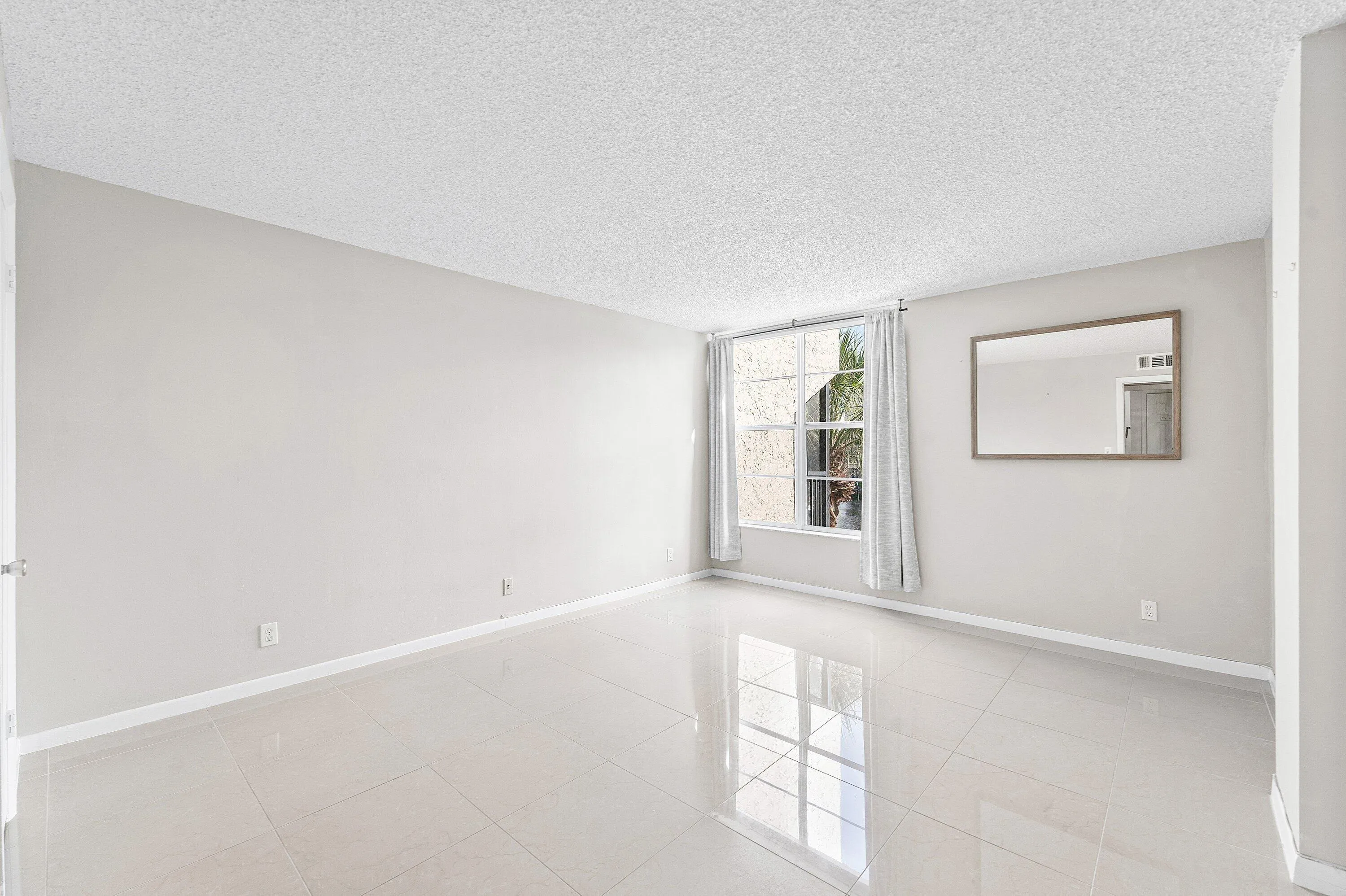 017-10RoyalPalmWay-203-BocaRaton-FL-3343