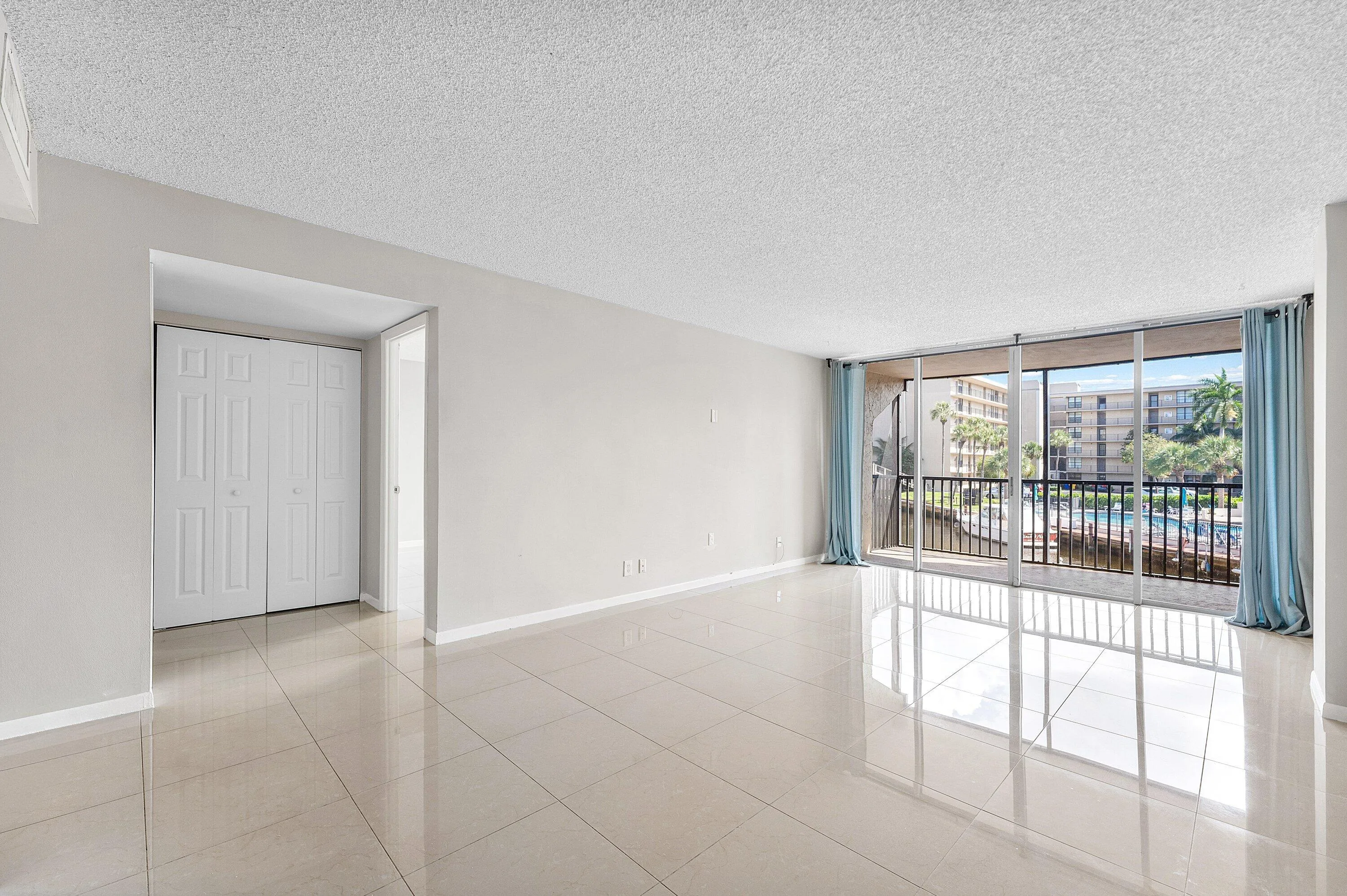 009-10RoyalPalmWay-203-BocaRaton-FL-3343