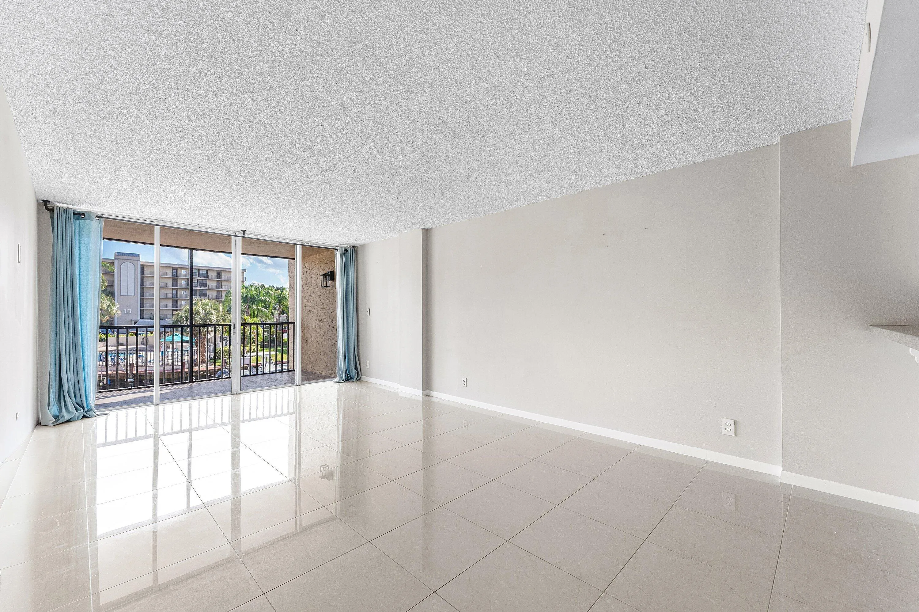 008-10RoyalPalmWay-203-BocaRaton-FL-3343