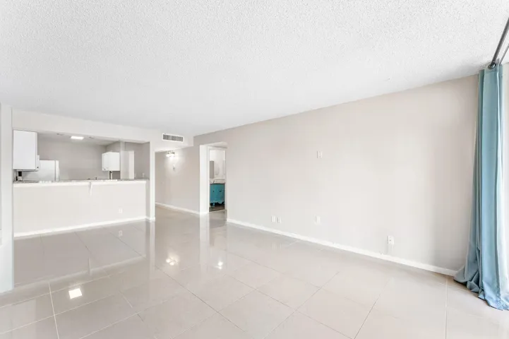 010-10RoyalPalmWay-203-BocaRaton-FL-3343