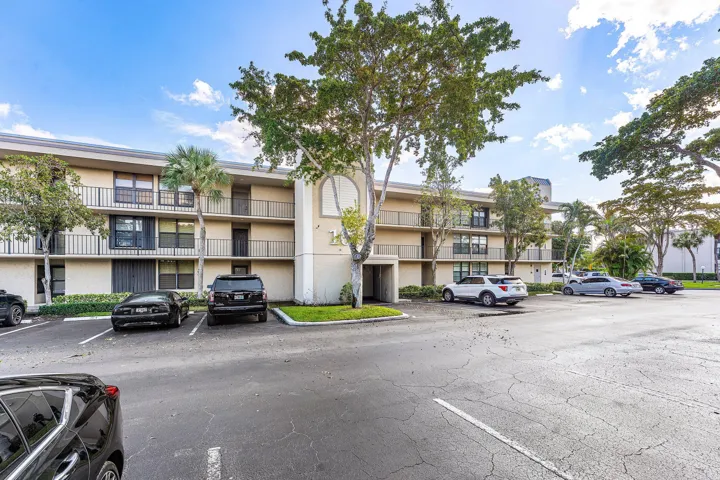 003-10RoyalPalmWay-203-BocaRaton-FL-3343
