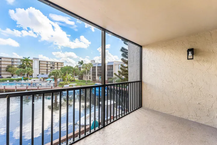 026-10RoyalPalmWay-203-BocaRaton-FL-3343