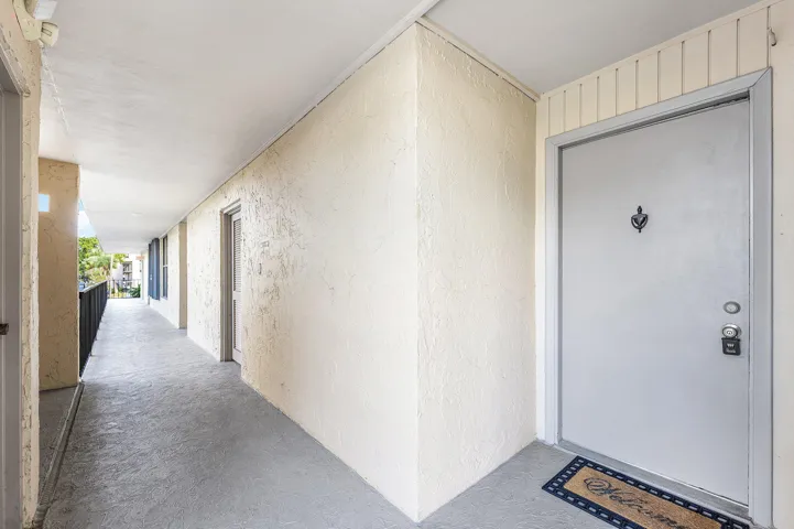 006-10RoyalPalmWay-203-BocaRaton-FL-3343