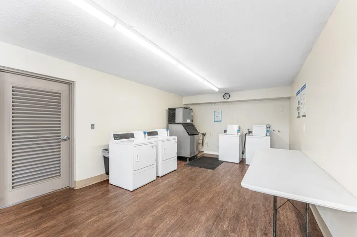 028-10RoyalPalmWay-203-BocaRaton-FL-3343