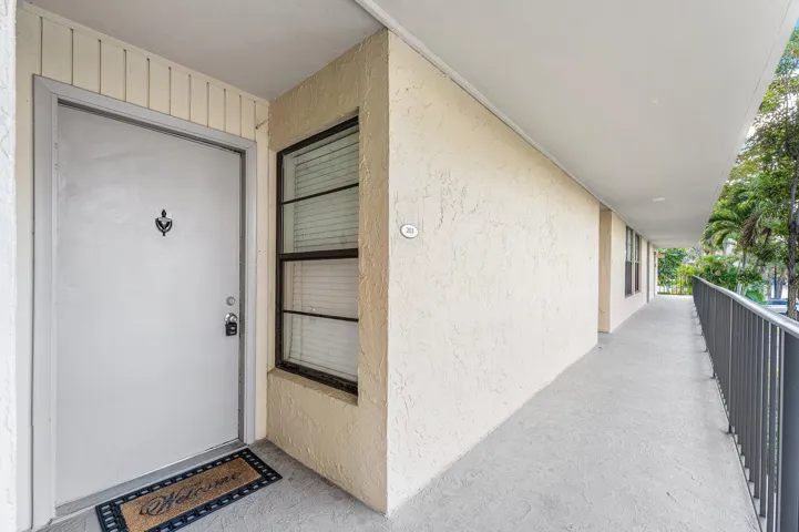 005-10RoyalPalmWay-203-BocaRaton-FL-3343