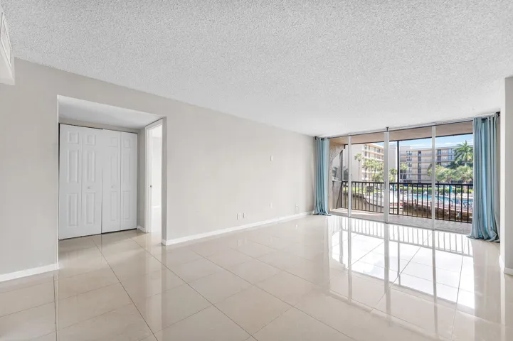 009-10RoyalPalmWay-203-BocaRaton-FL-3343