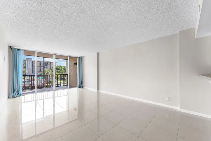 008-10RoyalPalmWay-203-BocaRaton-FL-3343