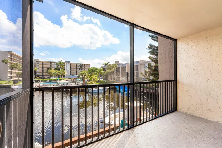 024-10RoyalPalmWay-203-BocaRaton-FL-3343