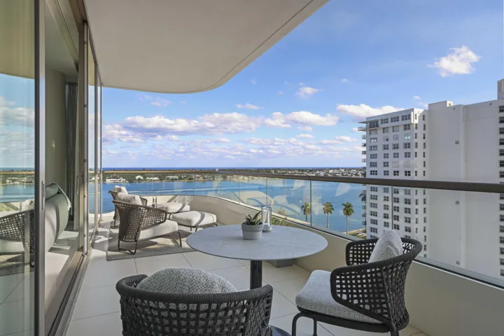 10 - Balcony