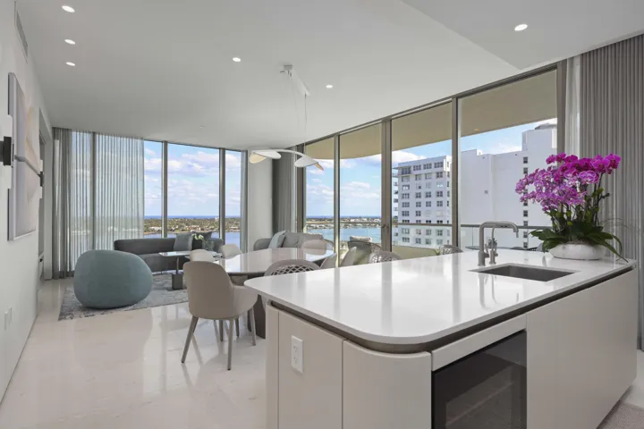2 - Dining:Living